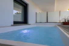 Apartamento en Motril - Los Moriscos II - Apartamento de lujo con piscina privada y vistas al campo de golf